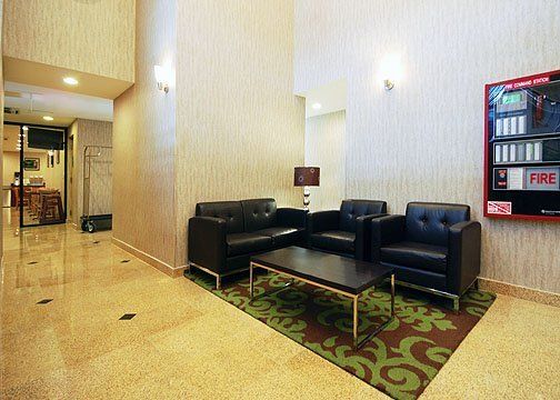 Quality Inn Jamaica Airtrain Ню Йорк Интериор снимка