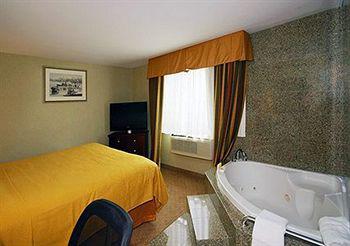 Quality Inn Jamaica Airtrain Ню Йорк Екстериор снимка